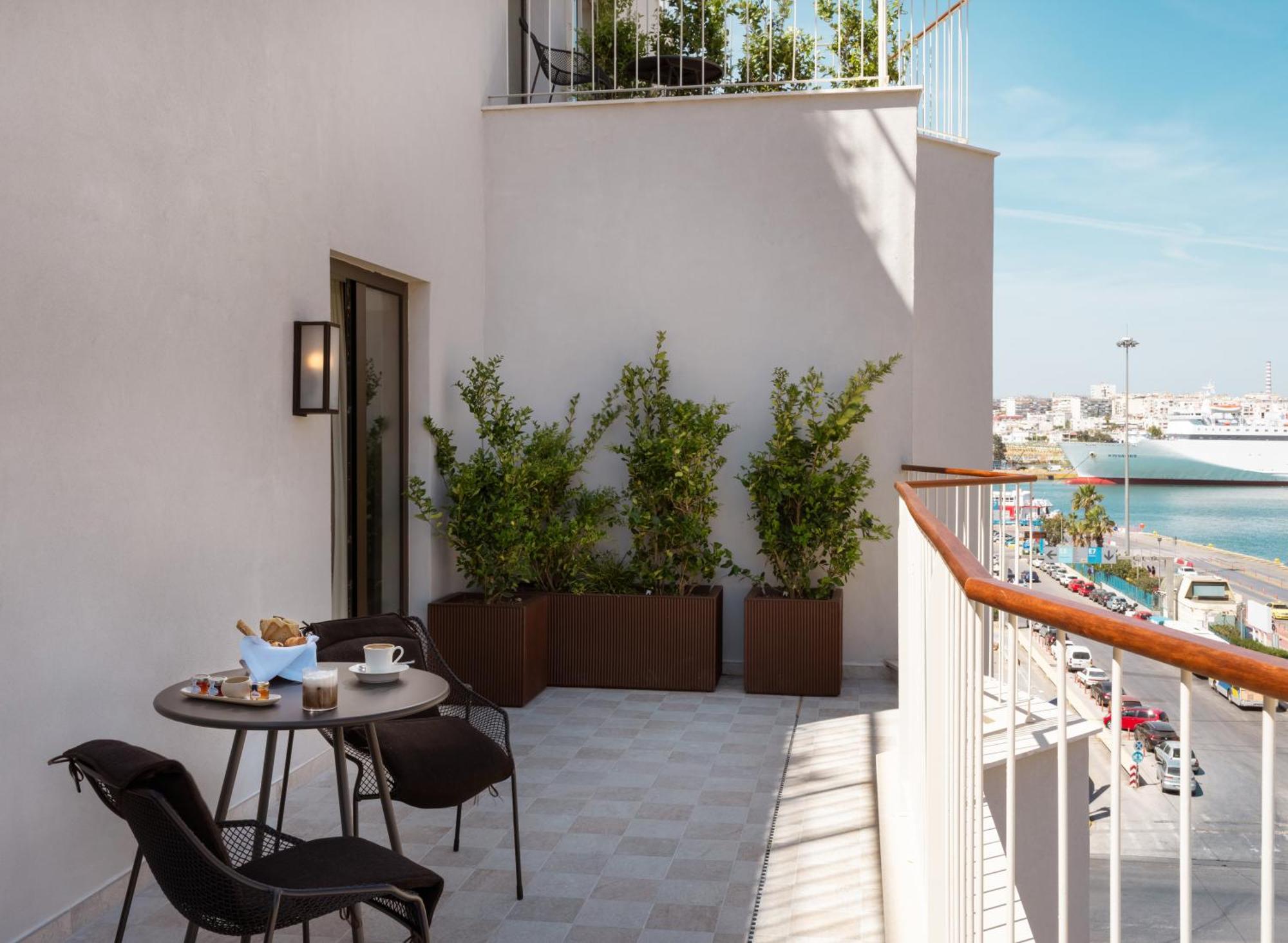 Mitsis N'U Piraeus Port Hotel Exterior photo